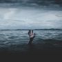 Bocah 11 Tahun Terseret Ombak Saat Berenang di Pantai Carita, Proses Pencarian Masih Berlangsung