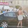 Ditabrak, Sopir Wanita Berpakaian Bikini Keluar Mobil dan Joget-joget