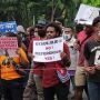 Protes di Kantor Kemendagri, Warga Papua: Otsus No! Referendum Yes!