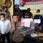 Mayatnya Dibuang ke Got, Ayah Tiri Sadis Gebuki Bayi Pakai Besi Aluminium