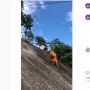 Viral Video Biksu Jalan Santai di Lereng Curam, Pemanjat Tebing Auto Minder