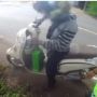 Tak Terima Disalip, Pemotor Baper dan Langsung Hadang Pria di Jalan