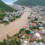 Ibu Hendak Melahirkan Seberangi Sungai Naik Panci, Bayinya Meninggal