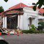 Sebelum Roboh, Gedung OJK Jateng Sudah Retak-retak