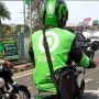 Potret Ojol Saat Naik Motor Bikin Geger, Warganet: Mode Penyamaran