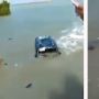 Hindari Tabrakan, Mobil Minibus Terjun ke Laut di Madura