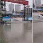 Momen Kocak saat Mobil Elektrik Menerjang Banjir, Bisa Jadi Kapal Selam?