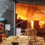 Sebelum Terbakar, Pekerja Dengar Suara Ledakan di Pabrik Mebel Cakung