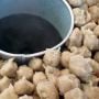 Lagi Asyik Jajan Bakso Pentol, Aksi Tak Sengaja Dua Pria Ini Jadi Sorotan Publik