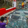 Keren! Jalan Ini Digambar Lukisan 3D Meriahkan HUT 75 Republik Indonesia