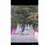 Bendera Merah Putih Jadi Alas Foto, Sekelompok Gadis Ini Tuai Hujatan
