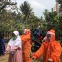 Bersama Kader Kesehatan, Mahasiswa UMM Ajak Para Lansia Senam di Posyandu