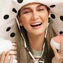 Luna Maya X Superga Sepatu dengan Karakter Eksklusif