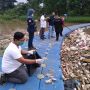 Limbah Medis COVID-19 di Sungai Cisadane Dimusnahkan dengan Dibakar
