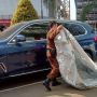 Mobil BMW X5 Jaksa Pinangki Yang Disita Dipasang Garis Kejaksaan