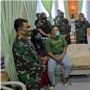 Jenguk Sopir ANTV yang Ditembak Anggota TNI, Kasad Andika Berikan Santunan