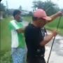 Potret Bapak-bapak Saat Mancing Bikin Salah Fokus, Tempatnya Jadi Sorotan