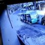 Viral Rekaman Video CCTV Detik-detik Mobil Tabrak Tukang Siomai dan Angkot