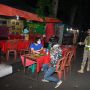 Satpol PP Razia Warung Makan saat PSBB Total di Jakarta