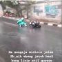Bikin Ngilu! Viral Video Pengendara Motor Jatuh dan Terseret di Jalanan