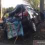 Taksi Online Disambar Kereta di Tanah Kusir, Sopirnya Ternyata Emak-emak