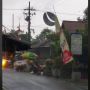 Gara-gara Layangan Nyangkut Bikin Orang Sekelurahan di Tulungagung Pusing