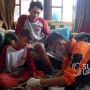 Detik-Detik Kakak Adik Selamat Saat Digulung Banjir Bandang Sukabumi