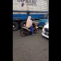 Viral! Aksi Ibu-ibu Bawa Motor Lawan Arah, Diingatkan Malah Marah