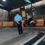 Detik-detik Pemotor Tabrak Tembok Saat Ujian SIM, Penguji Malah Santai