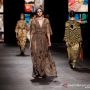 Keren, Dior Pakai Kain Tenun Indonesia