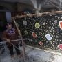 Nyentrik! Begini Perayaan Hari Batik Nasional di Rusia dan Inggris