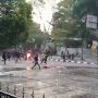 Mahasiswa Saling Lempar Batu dengan Polisi di Gedung DPRD Bandung
