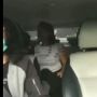 Viral Video Pasangan Mesum Di Dalam Taksi Kena Tegur Sopir, Bikin Penasaran