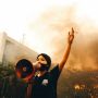 Foto Epicnya saat Demo Viral, Ini Sosok Gadis yang Orasinya Berapi-api
