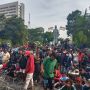 Umpatan Khas Surabaya Menggema di Depan Gedung Grahadi Surabaya