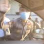 Hanya Lewat dan Rekam Massa Aksi, Mobil Warga Ini Diserang Polisi