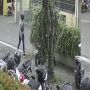 Terekam CCTV, Maling Helm Ketahuan Beraksi di Kantor SuaraJogja.id