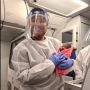 Seorang Bayi Laki-laki Lahir Prematur di Satu Penerbangan Melintasi India