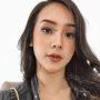 Kumpulan Spanduk Pendemo Omnibus Law Bertuliskan Nama Anya Geraldine