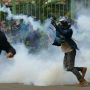 Sepintas Terlihat Biasa, Demonstran Ini Pakai Outfit Bak Anak Sultan