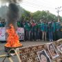 Mahasiswa Aceh Bakar Keranda yang Ditempel Foto Ketua DPR; Puan Sudah Mati