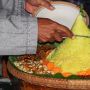 Bukan Cuma Mi Instan, Viral Pendaki Masak Heboh di Rinjani: Bikin Bakso hingga Tumpengan