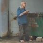 Kisah Kakek Makan Sampah, Netizen: Biasanya Kita Merasa Orang Paling Susah