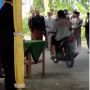 Lewat Tempat Resepsi Pernikahan Naik Motor, Pria Ini Banjir Dukungan