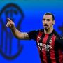 Gagah Banget Ibrahimovic, Naik Moge buat Berangkat 'Kerja'
