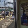 Viral! Naik KRL Jurusan Angke-Cikarang, Pria Ini Jadi Korban Pelecehan Seksual
