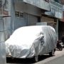 Potret Mobil Parkir di Pinggir Jalan Bikin Geger, Aspalnya Jadi Sorotan