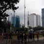 Massa Letuskan Petasan, Polisi: di Sini Kita Saudara, Jangan Buat Rusuh!