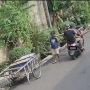 Bonceng 3 Naik Yamaha NMAX, Gerombolan Pemuda Rampas HP Bocah di Jalan