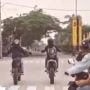 Viral Aksi Wheelie Pemotor Berujung Crash, Aksi Emak-emak Jadi Penyebabnya